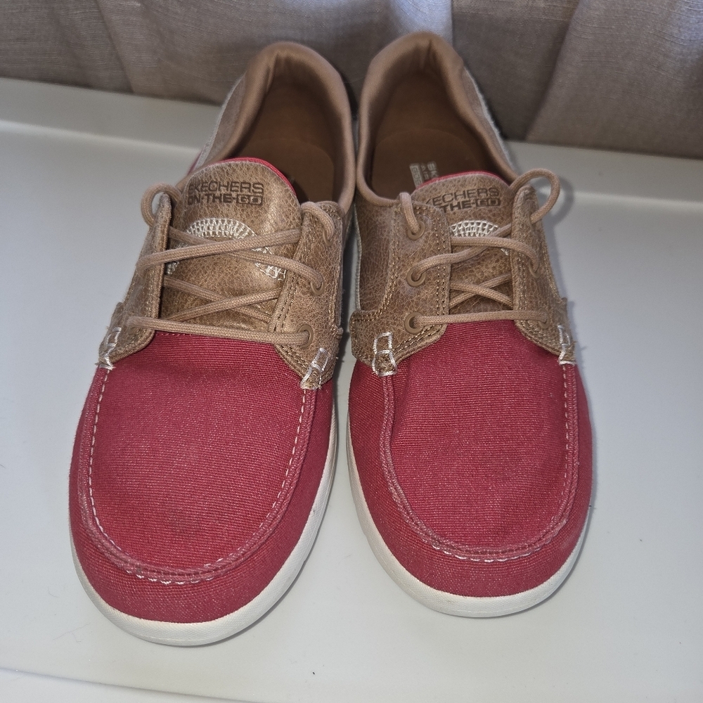Sketchers red denim boat shoes with leather accents 7.5 - Picture 4 of 12